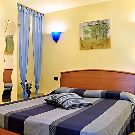 Residenza Costarossa Apartment Imperia Exterior foto