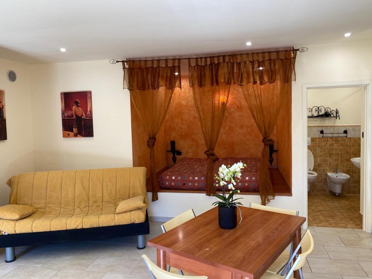 Residenza Costarossa Apartment Imperia Cameră foto